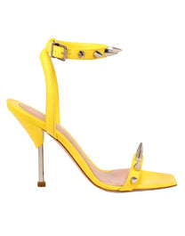 SANDALIAS DE TACÓN ALEXANDER MCQUEEN PUNK STUD DE PIEL AMARILLA CON CORREA EN EL TOBILLO