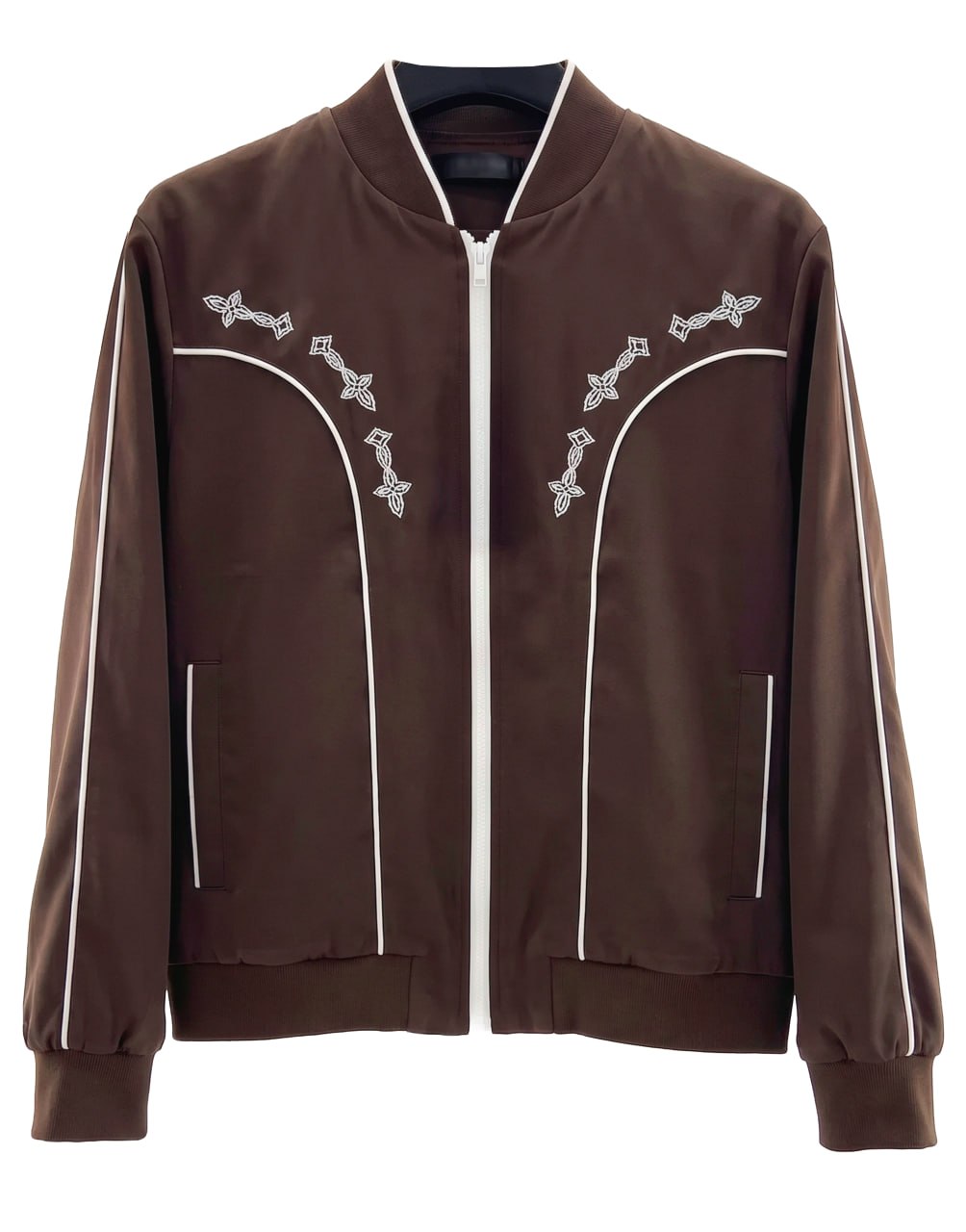CHAQUETA DEPORTIVA JOHNNY DE AMIRI EN COLOR CAFE CON BORDADO DE LOGO ESTILO WESTERN
